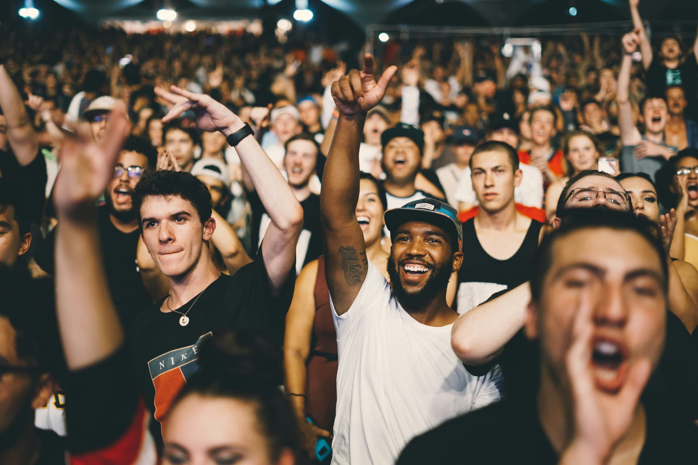 Jubelndes Publikum an einem Konzert