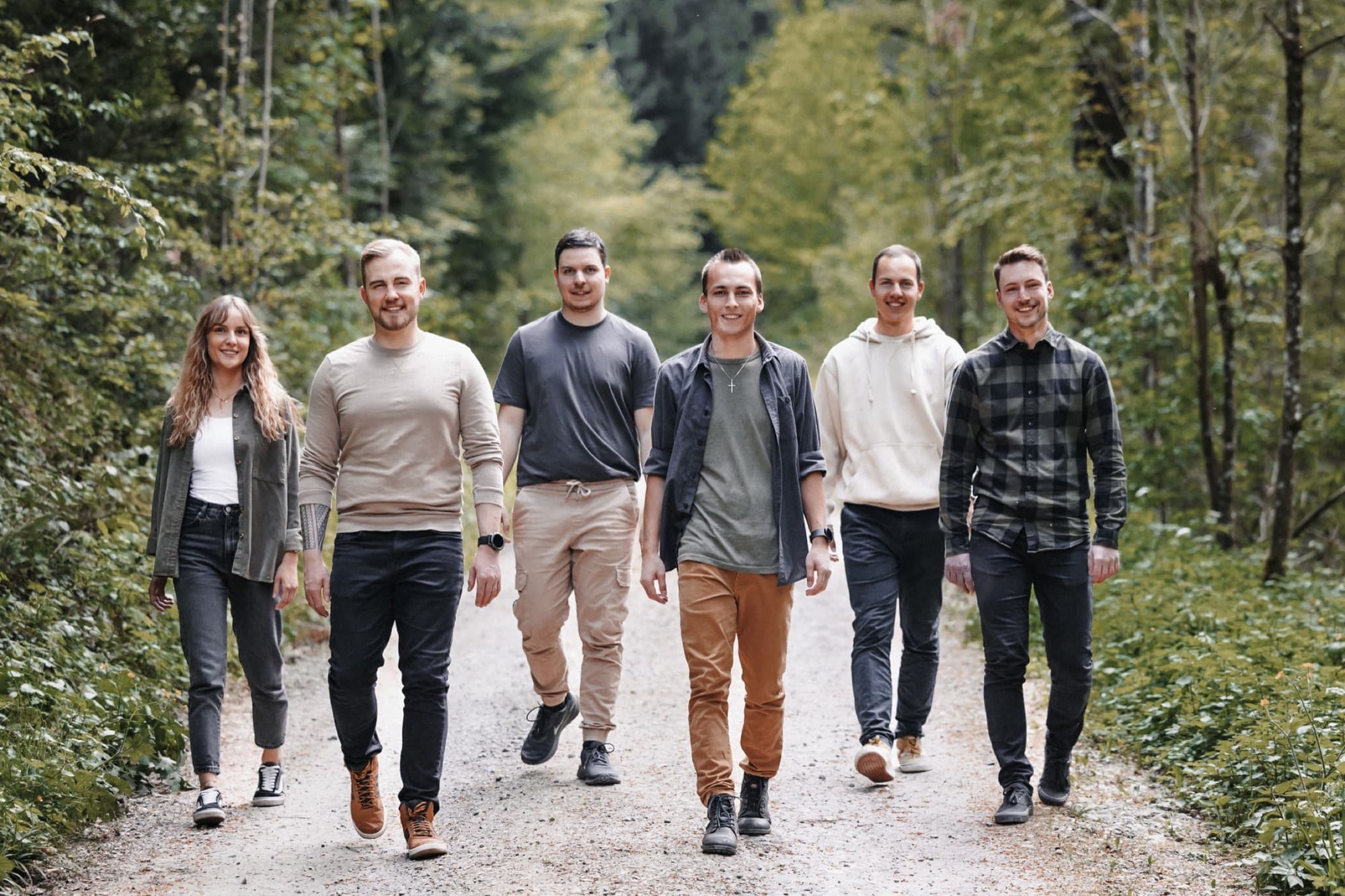 Die Band im Wald, von vorne
