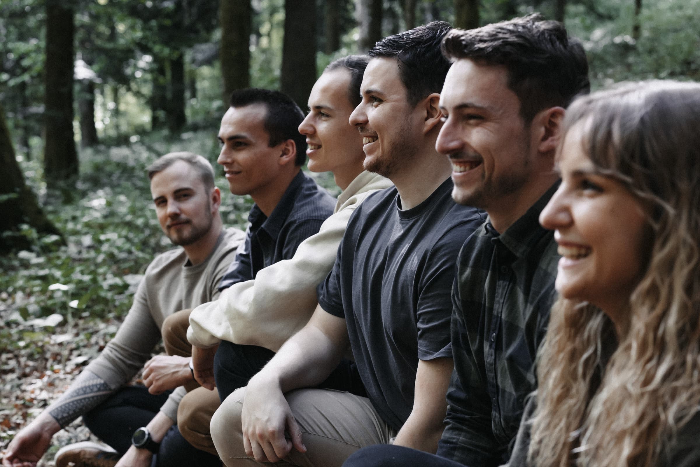 Die Band im Wald, von der Seite